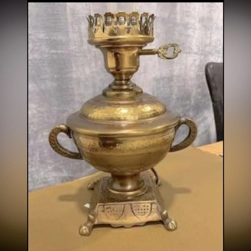 Vintage Hammer Brass Table Lamp